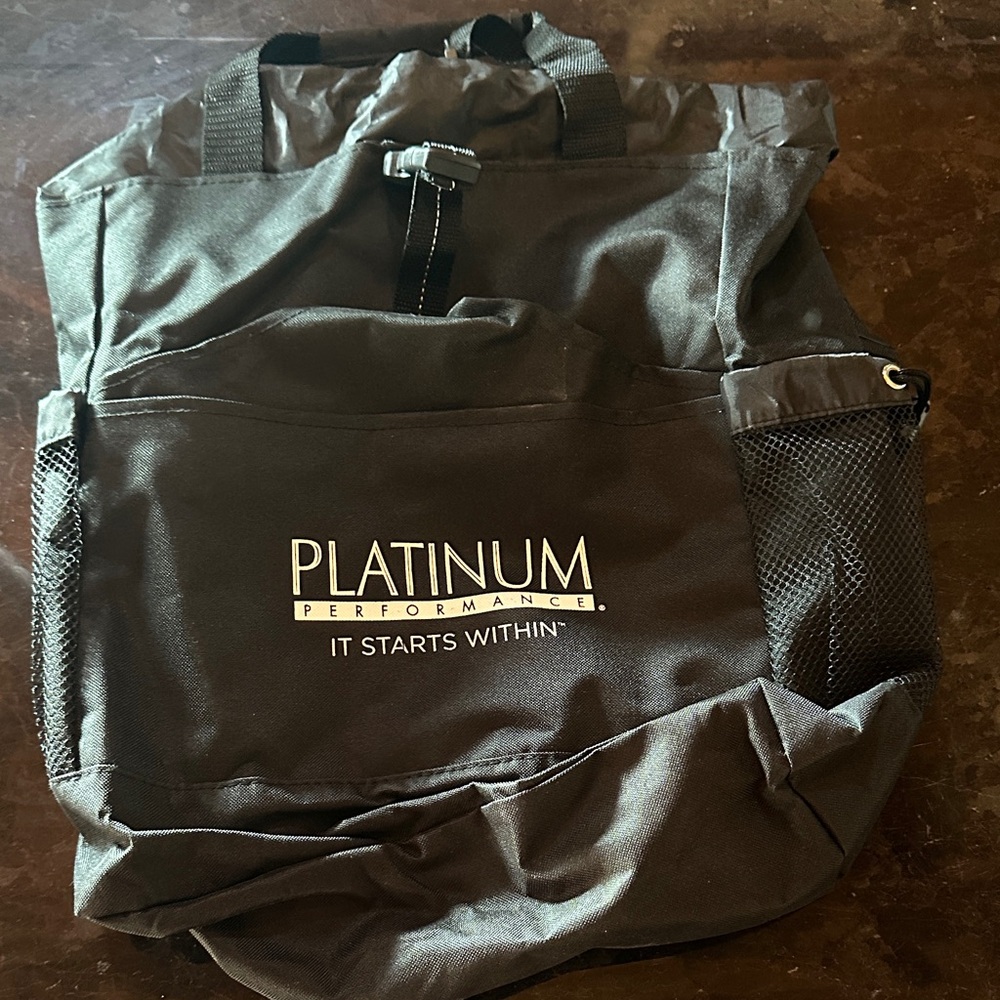 NWT Platinum Performance Grooming Bag